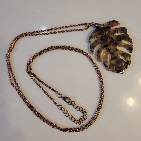 Vacation Vibes Floral Beachy Necklace Bundle: AVON, PAPARAZZI, etc. - Picture 11 of 16